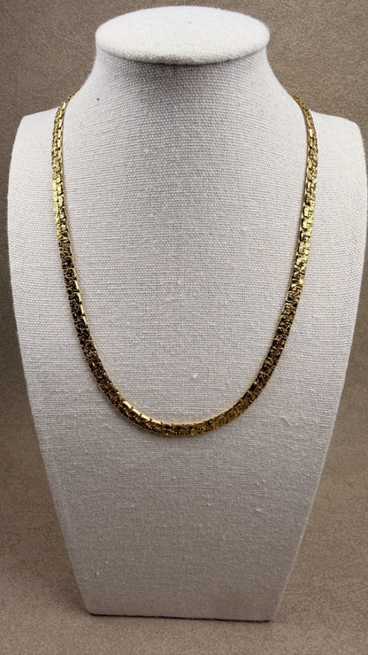 Collar golden texture