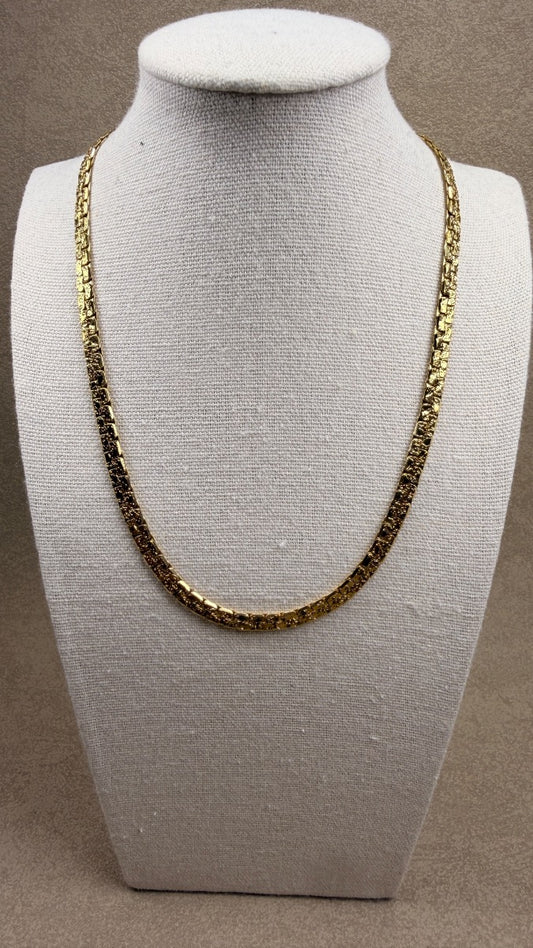 Golden textured necklace