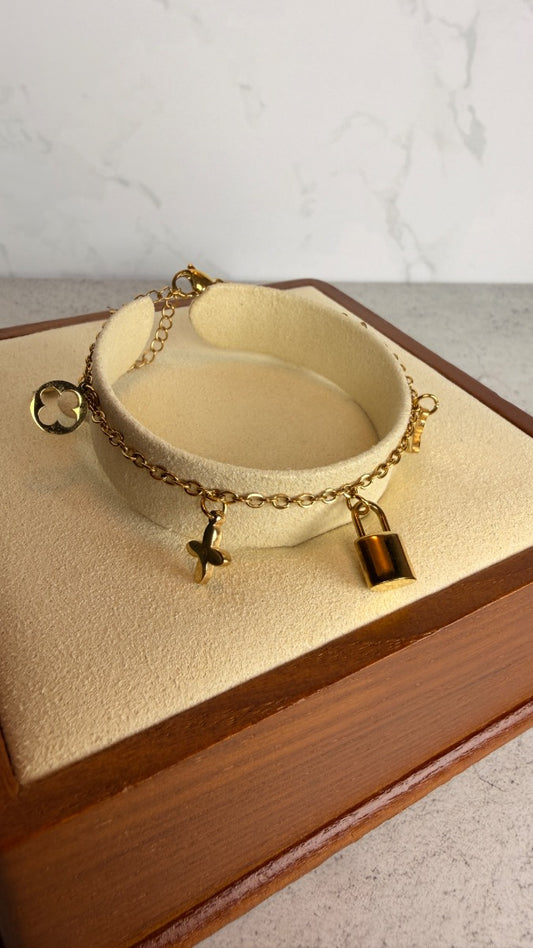 Charm bracelet