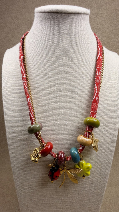 Collar Garden Color