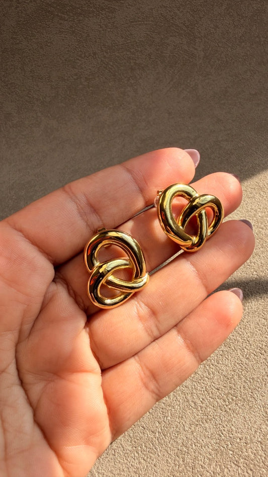 Knot earrings