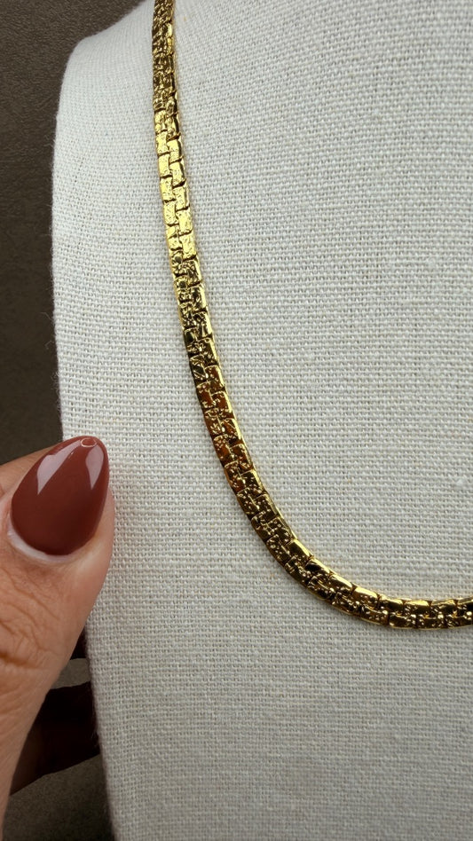 Golden textured necklace