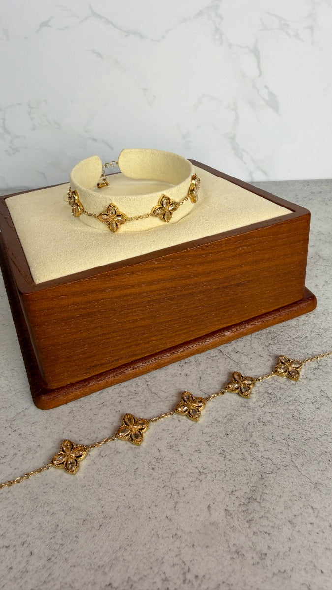 Pulsera floral elegante