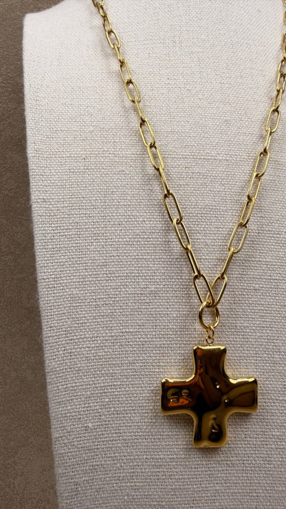 Collar cruz dorada