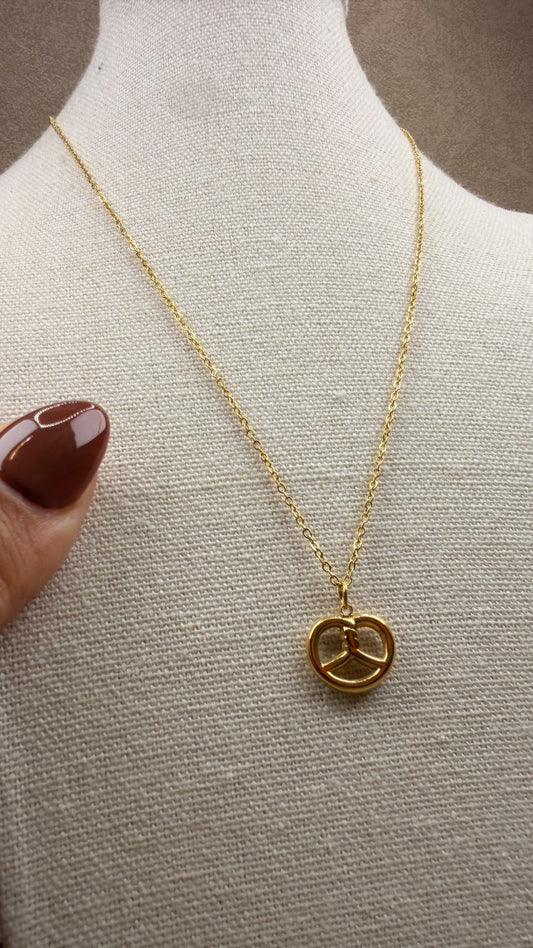 Pretzel Necklace 🥨