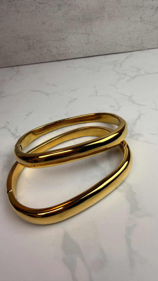 Plain gold bracelet