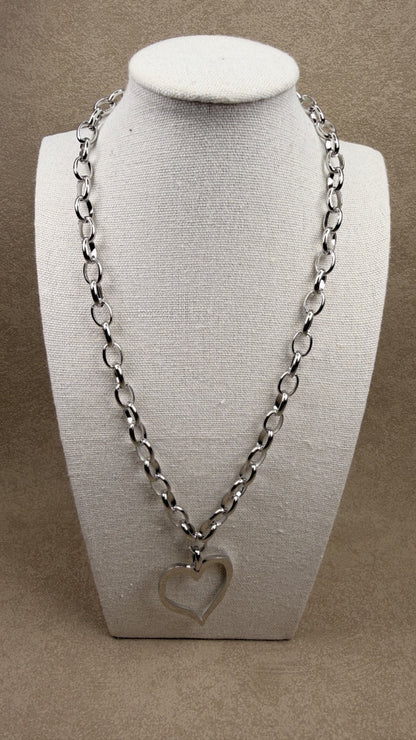 Collar corazón plateado
