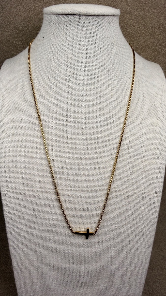 Collar cruz minimal
